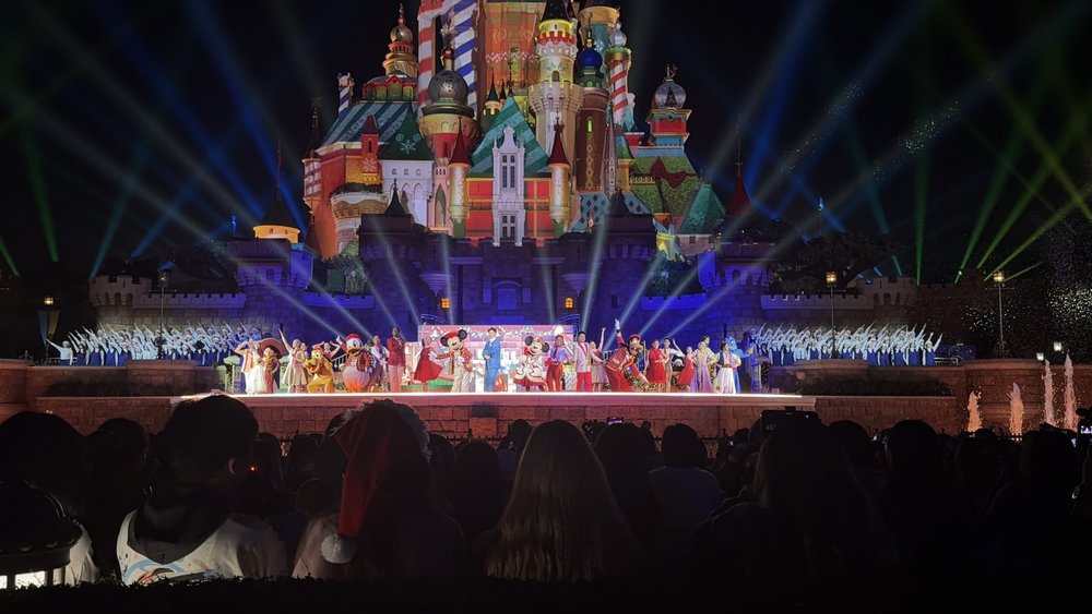 20周年の香港ディズニーランドのクリスマスへ！　ディズニー・クリスマス・ライブ・イン・コンサート　アルフレッド・ホイ　香港児童合唱団