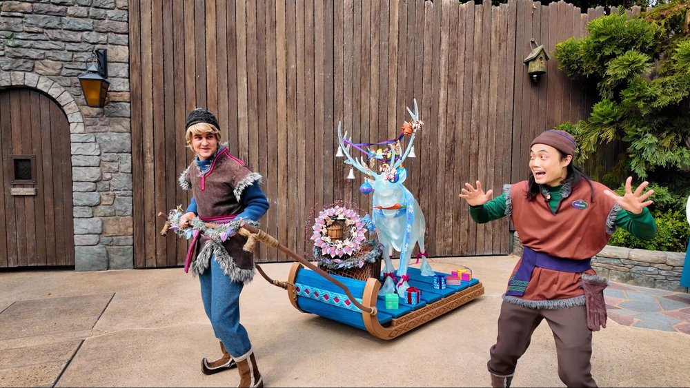 20周年の香港ディズニーランドのクリスマスへ！　ワールド・オブ・フローズン　クリストフ