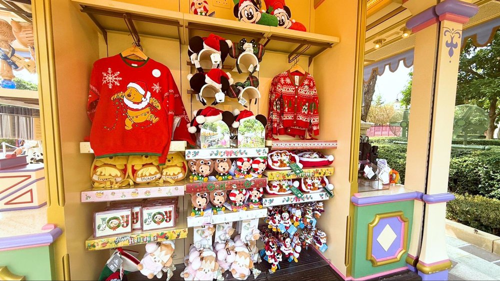 20周年の香港ディズニーランドのクリスマスへ！　クリスマスグッズ　パーク内