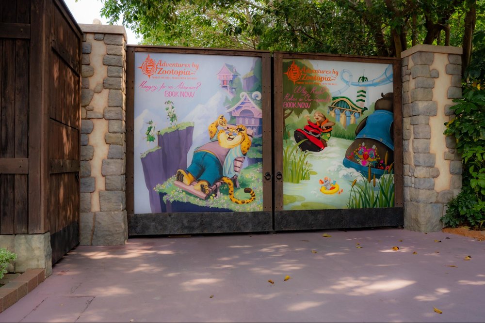 20周年の香港ディズニーランドのクリスマスへ！　ズートピア２　壁