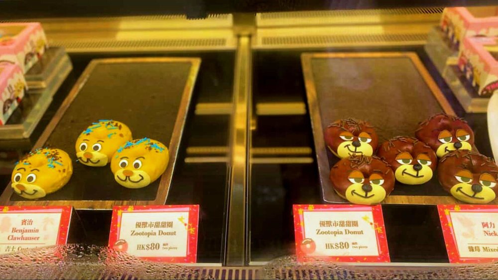 20周年の香港ディズニーランドのクリスマスへ！　ズートピア　ニックとクロウハウザーのドーナツ