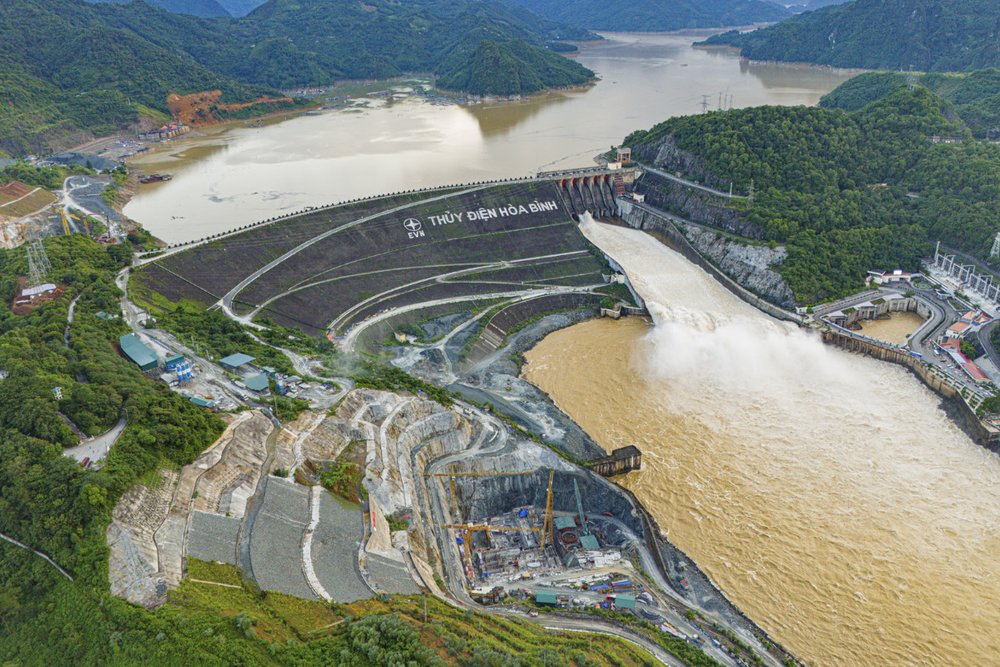 Hồ Hòa Bình: Điểm Dừng Chân Lý Tưởng Để Nghỉ Dưỡng Và Thư Giãn