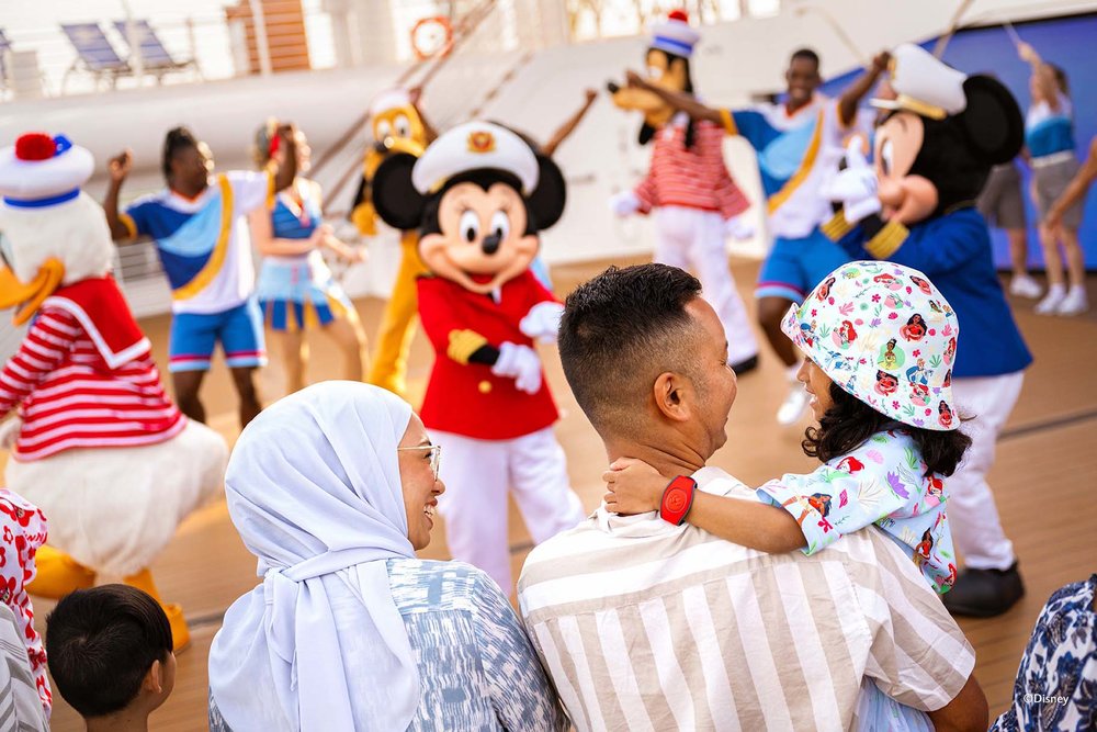 Disney Cruise Line Lets Set Sail Party