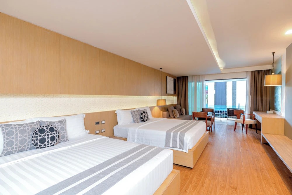 A room inside Phuket Graceland Resort and Spa 