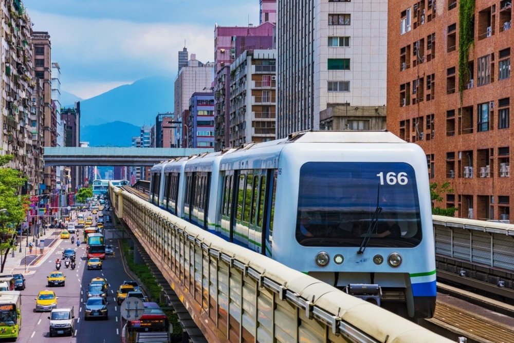 Đi Bằng Tàu Hỏa (TRA) + Xe Buýt/Taxi