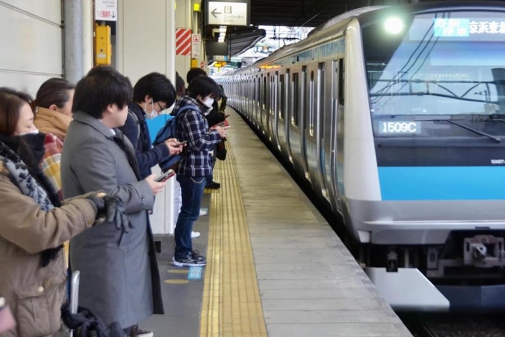 Xếp Hàng - Quy Tắc Quan Trọng Trên Phương Tiện Công Cộng Nhật Bản