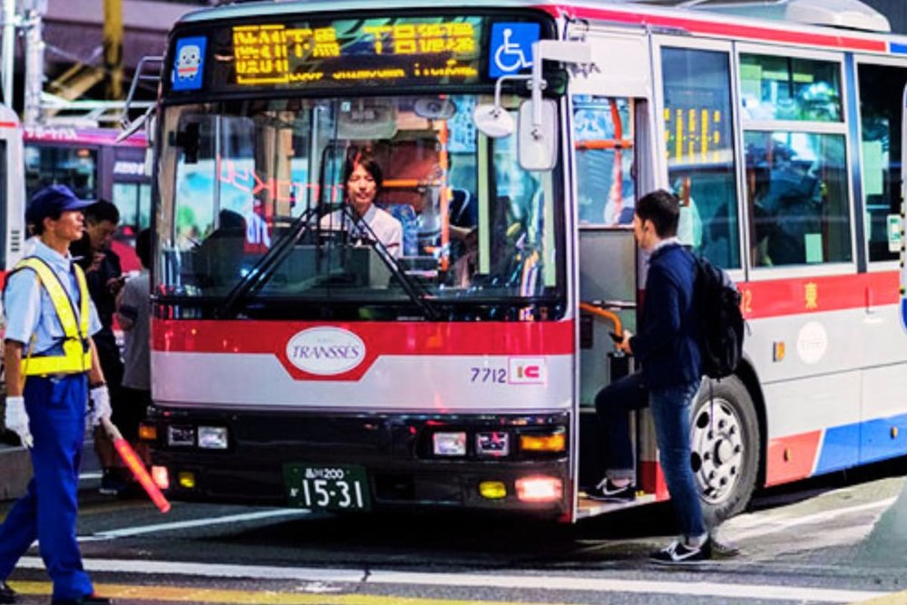 Giờ Cao Điểm Ở Nhật Bản: Cân Nhắc Khi Mang Nhiều Hành Lý