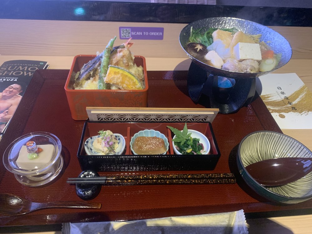 Traditional Japanese dining set at Sumo Live Restaurant Hirakuza Ginza