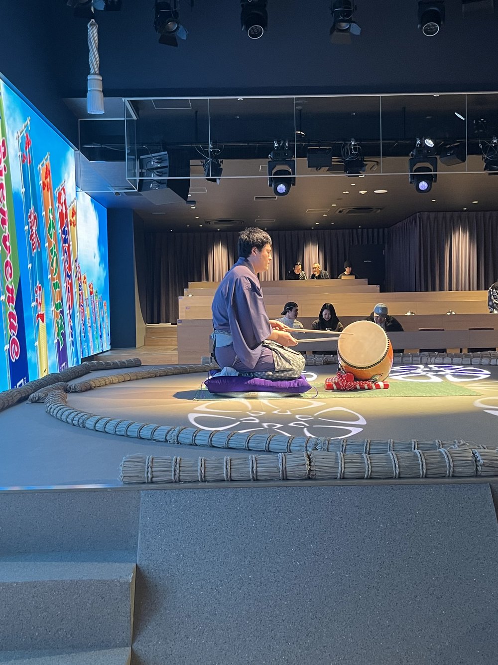 Traditional Japanese performance at Sumo Live Restaurant Hirakuza Ginza