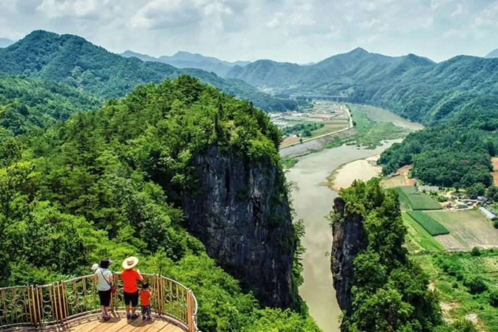 Gợi Ý Lịch Trình 2–3 Ngày Khám Phá Gangwon-do: Biển - Núi - Đảo
