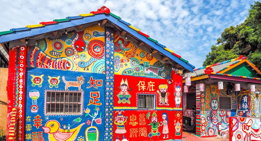Làng Cầu Vồng (Rainbow Village)