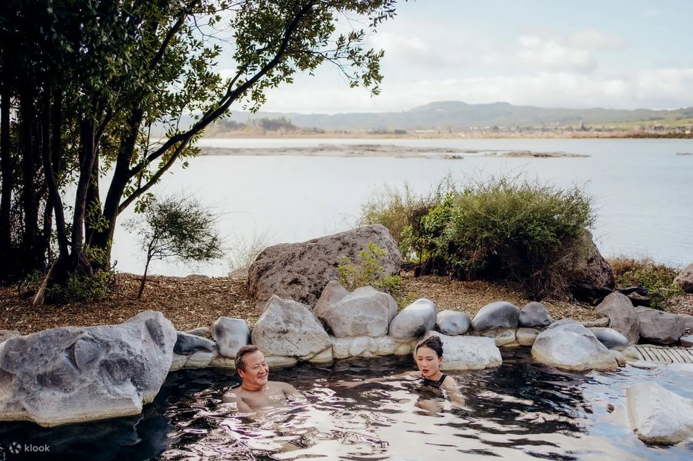 Thư Giãn Tại Polynesian Spa Và Ngâm Mình Trong Suối Nước Nóng