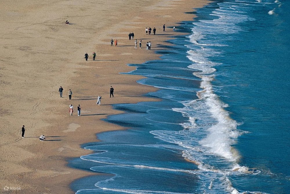 Vui Chơi Và Ngắm Hoàng Hôn Tuyệt Đẹp Tại Các Bãi Biển Tuyệt Đẹp