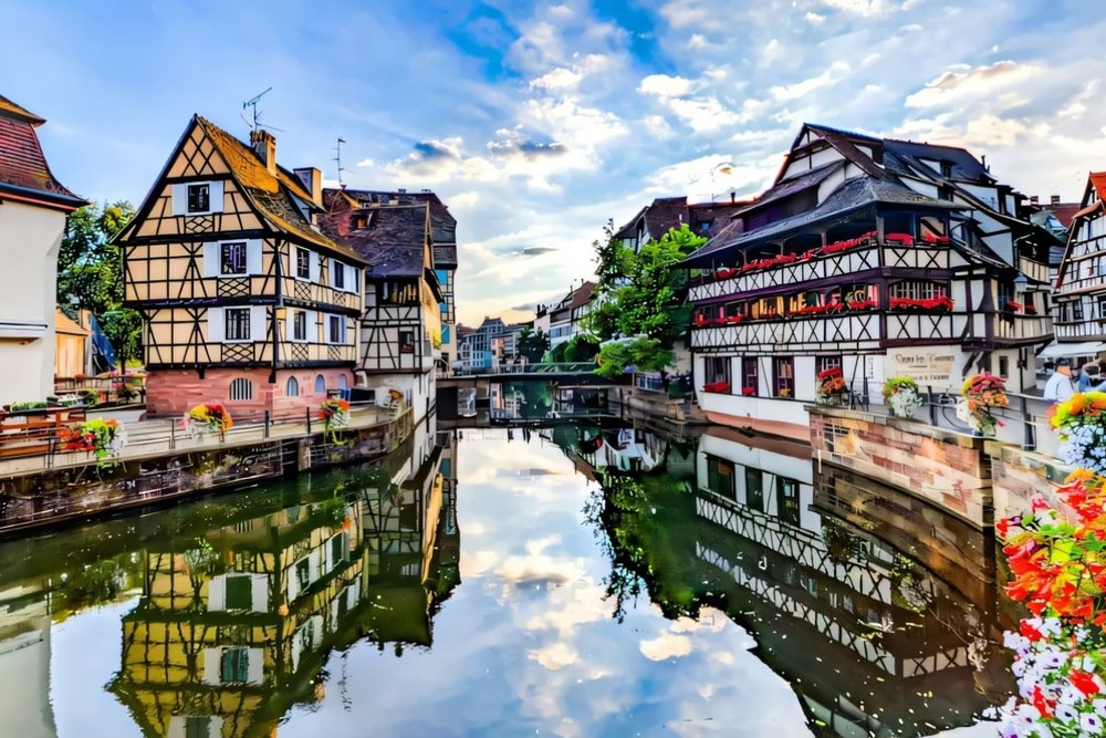 Petite France - Bối Cảnh Lãng Mạn Trong Vì Sao Đưa Anh Tới