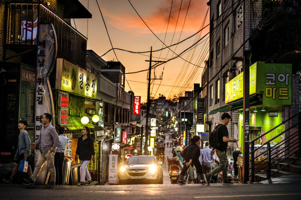 Khu Phố Itaewon - Biểu Tượng Của Khát Vọng Và Sự Đa Văn Hóa