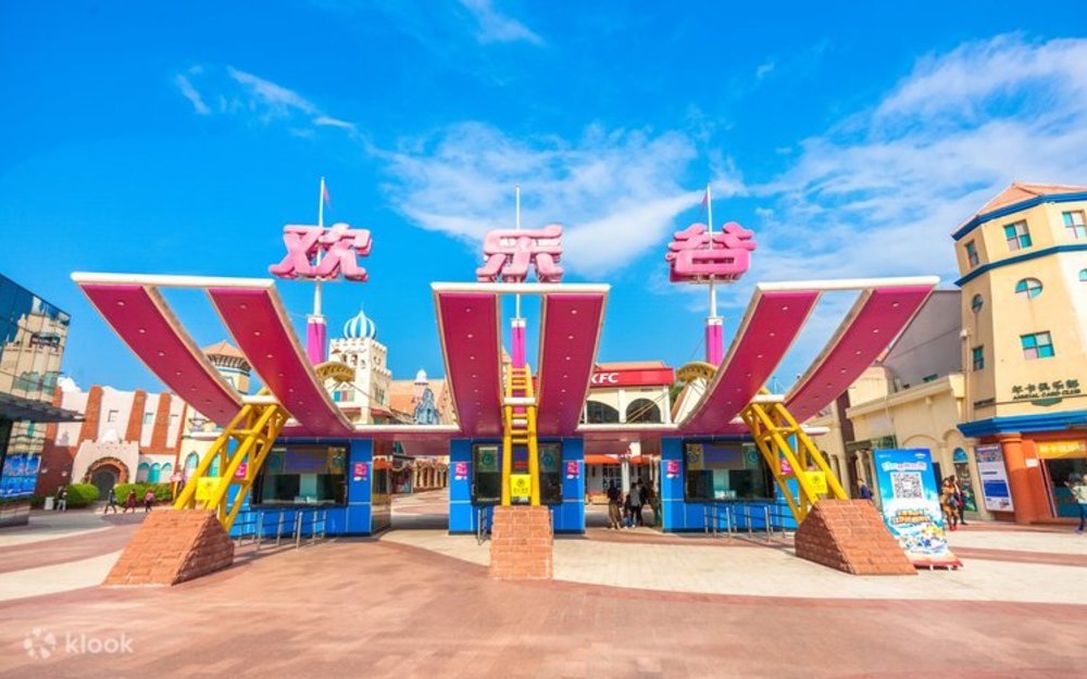 Spanish Square – Quảng Trường Sôi Động