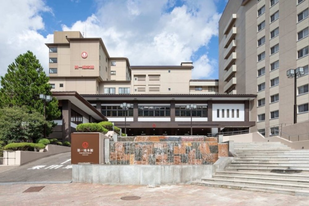 第一瀧本館