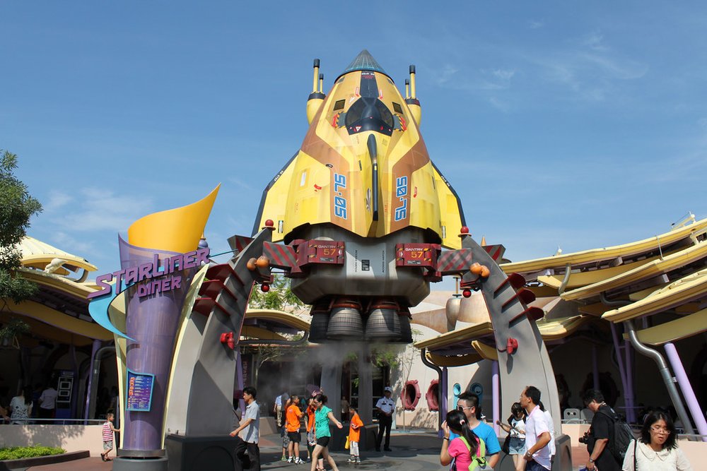 Nạp Năng Lượng Tại Starliner Diner