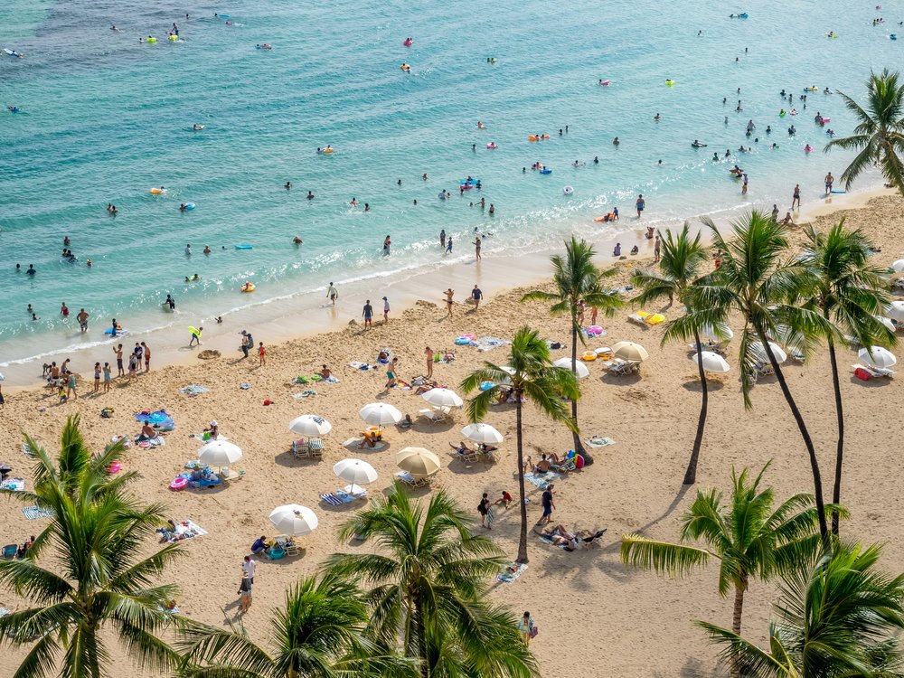 Sunny day at Waikiki Beach 
