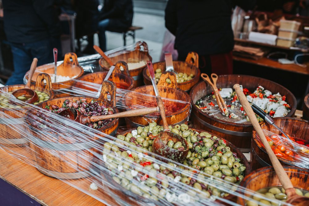 Food in Portobello Road Market | Photo Credit: Bruno Martins on Unsplash