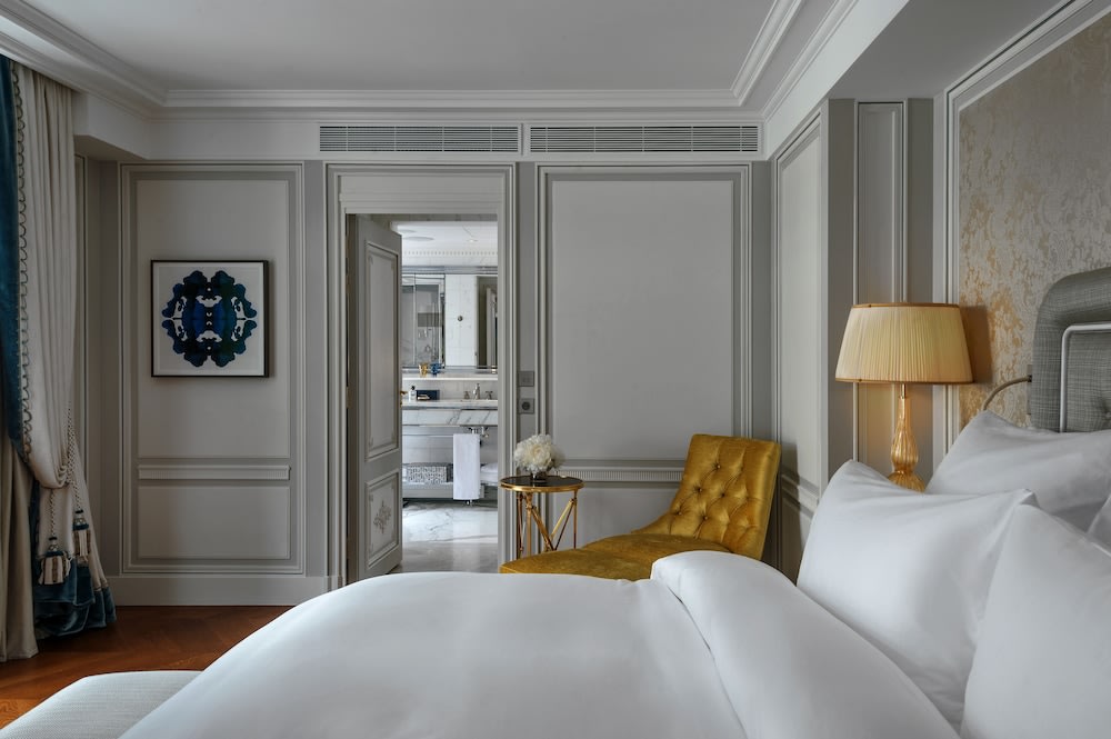 Plush hotel rooms at Hôtel de Crillon