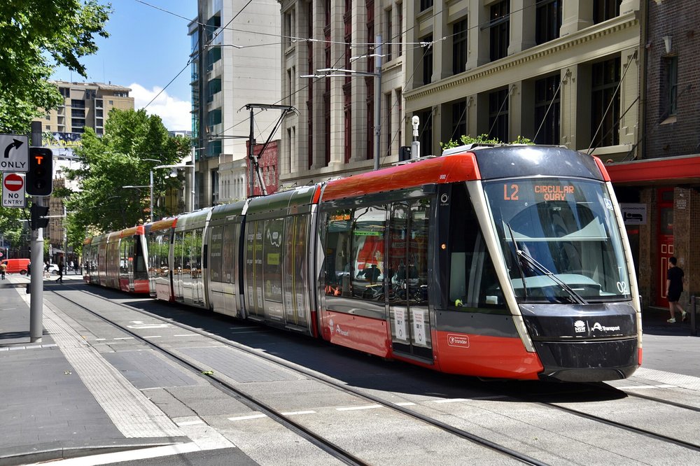 Cruise through the city on Sydney light rail | Photo Credits: Bahnfrend from Wikimedia