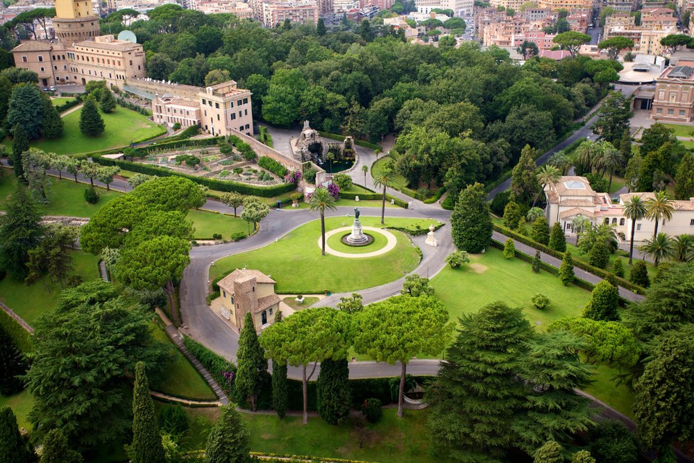 Vườn Vatican – Không Gian Xanh Và Đài Phun Nước Cổ