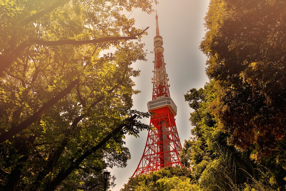 Tokyo Tower: Biểu Tượng Tình Yêu Cổ Điển