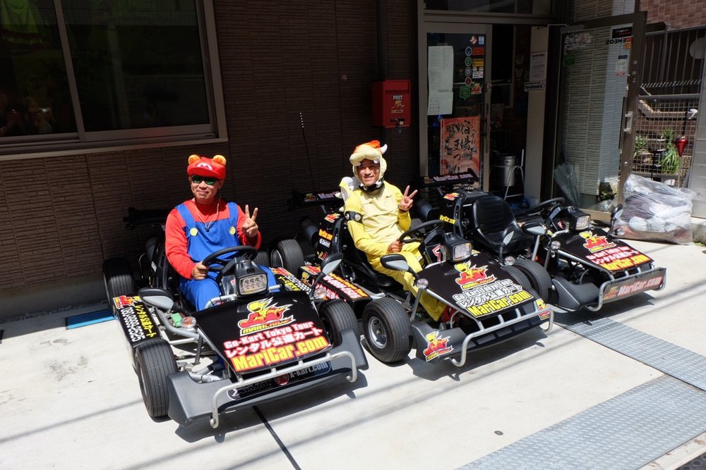 Lái Xe Go-Kart: Cosplay Và Đạp Hết Ga Đường Phố