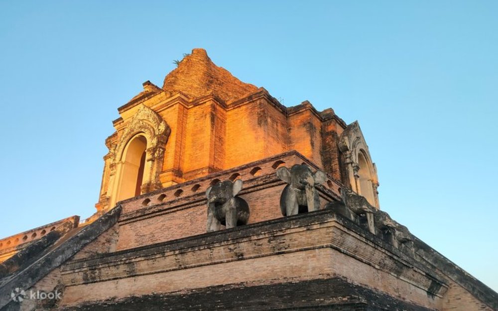 Dạo Quanh Phố Cổ - Ghé Thăm Wat Phra Singh Và Wat Chedi Luang