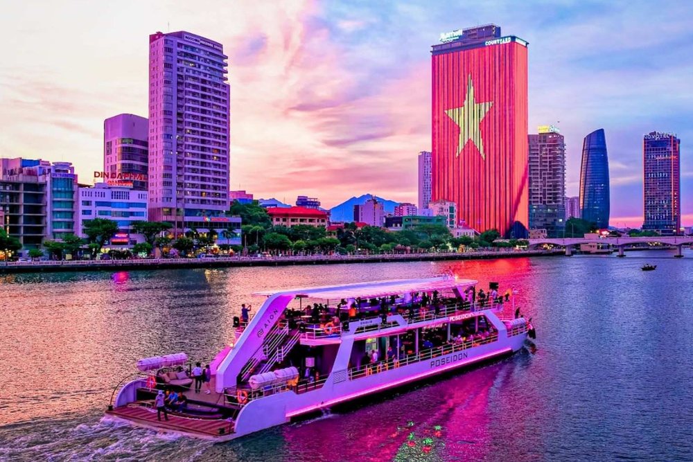 Khai Xuân Rực Rỡ Với Bữa Tiệc Đêm Đẳng Cấp Trên Du Thuyền Poseidon Sông Hàn