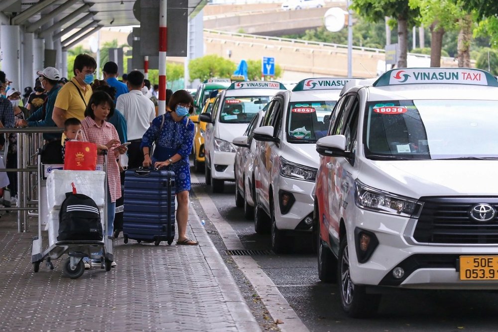 Taxi Truyền Thống Và Xe Công Nghệ: Nhanh Chóng Và Linh Hoạt