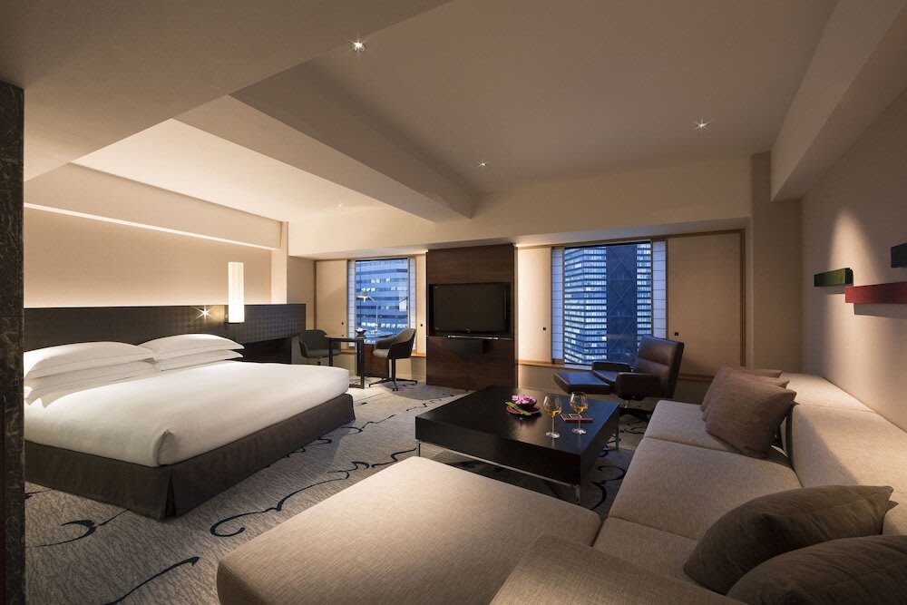Spacious modern guest room at Hilton Tokyo
