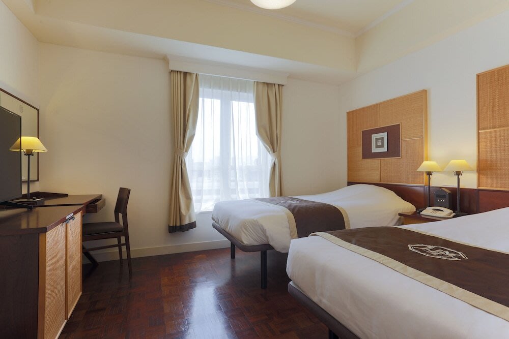 Classic-style hotel room at Hotel Monterey Ginza