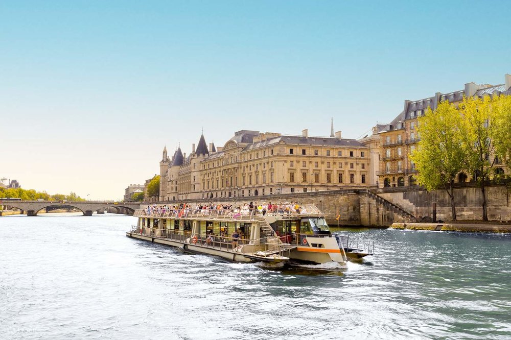 Cruise along the Seine River and see the wonderful sights of Paris
