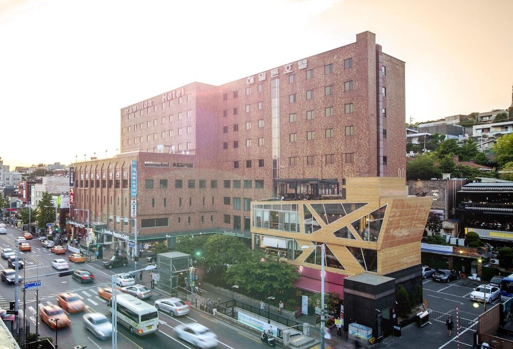 Hamilton Hotel Itaewon exterior located along a busy street in Seoul