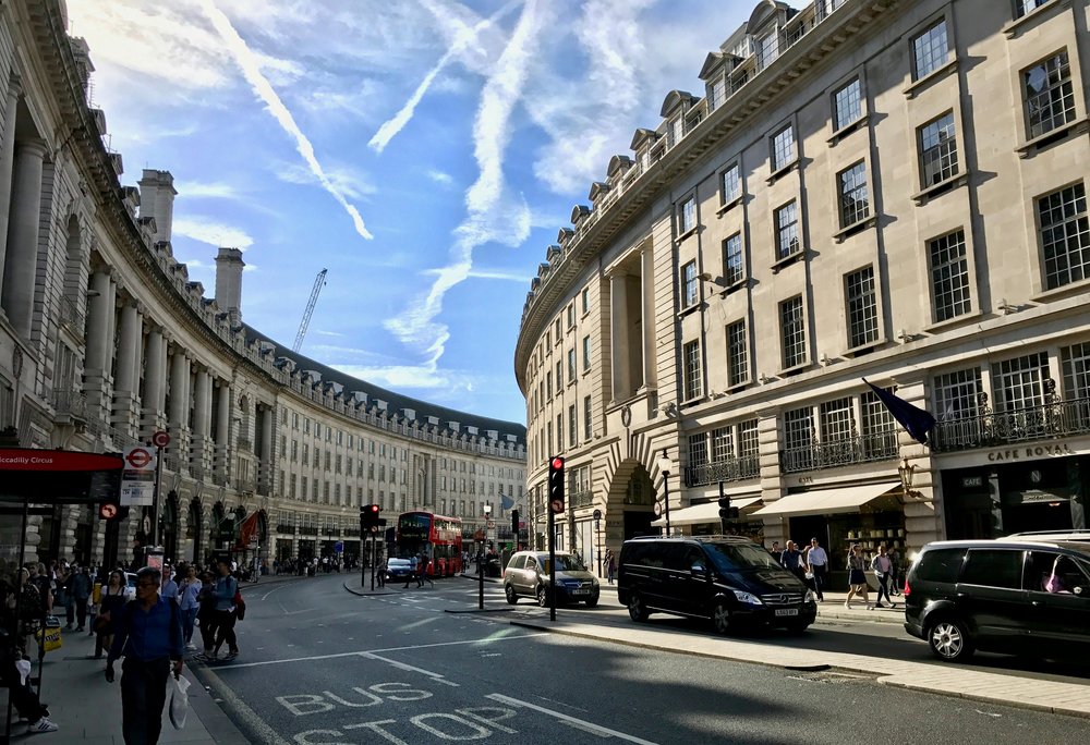 London in the off-season, quieter streets and a slower pace | Photo Credits Andreas Brox on Pexels