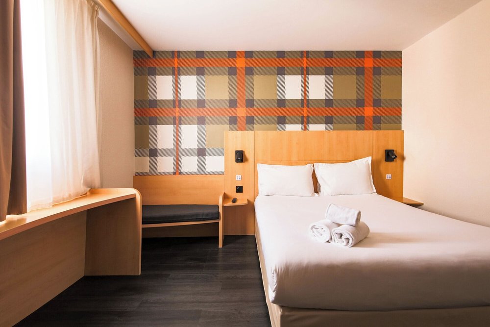 easyHotel Nice Old Town room with simple layout and budget-friendly design