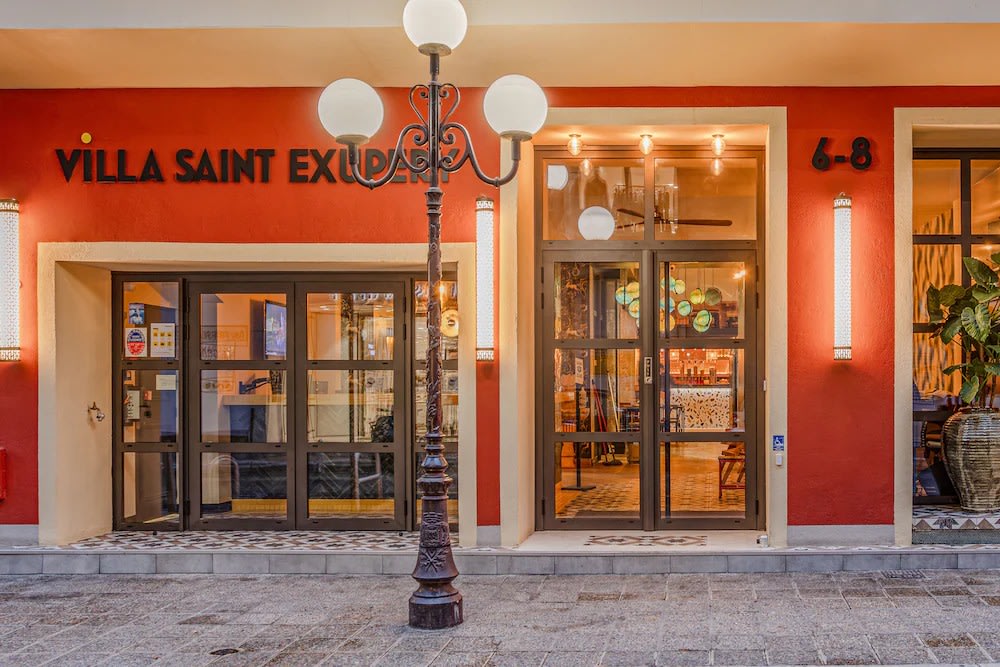 Front entrance of Villa Saint Exupery Beach Hostel in Nice, close to the beach