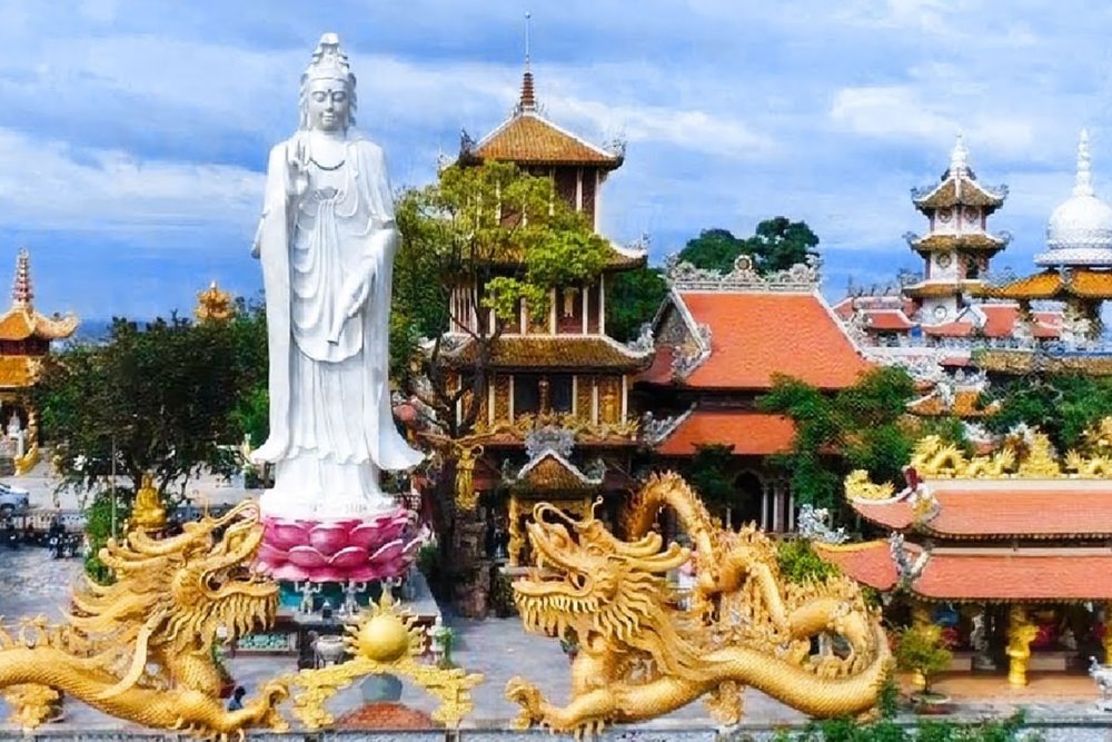 Chùa Châu Thới Bình Dương - Tiên Cảnh Giữa Lòng Thành Phố Dĩ An