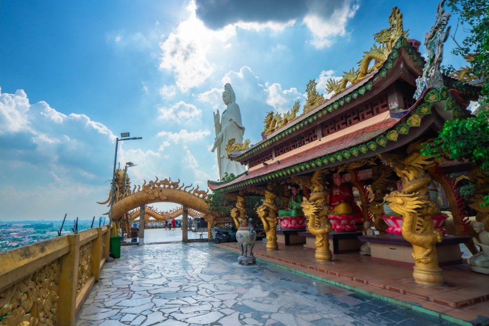 Chùa Châu Thới Có Gì Đặc Biệt? Không Gian Và Tầm Nhìn "Triệu Đô"