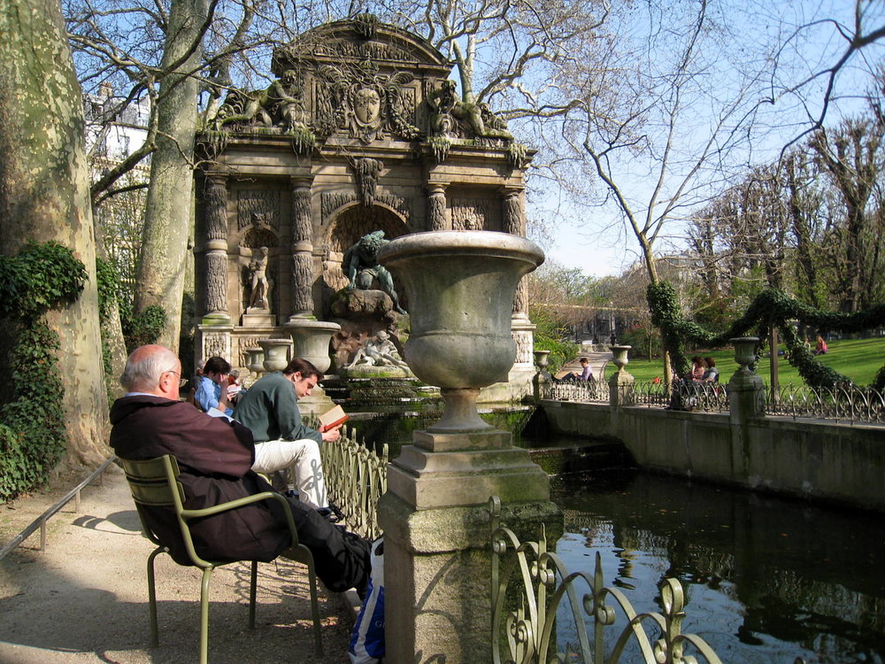 People-watching at Medici Fountain