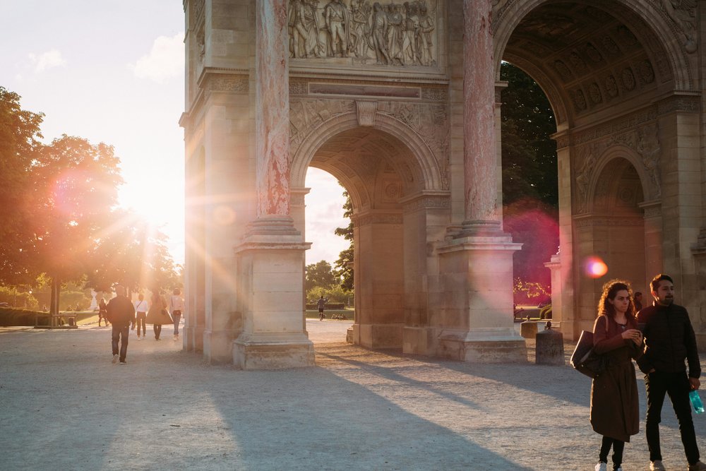 Sunset views at Arc de Triomphe | Photo Credits: Laura Stanley on Pexels