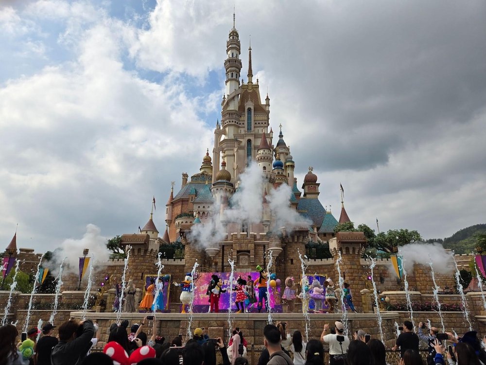 HKDL 城前　ショー