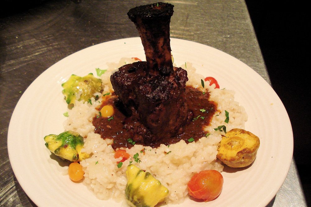Slow-braised Ossobuco with risotto | Photo Credits: David Blaine on Wikimedia