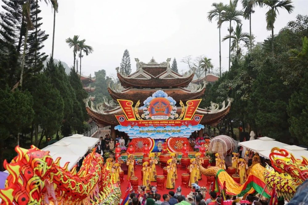 Chùa Hương (Hà Nội) - Hành Trình Cầu Bình An, Lộc Phật