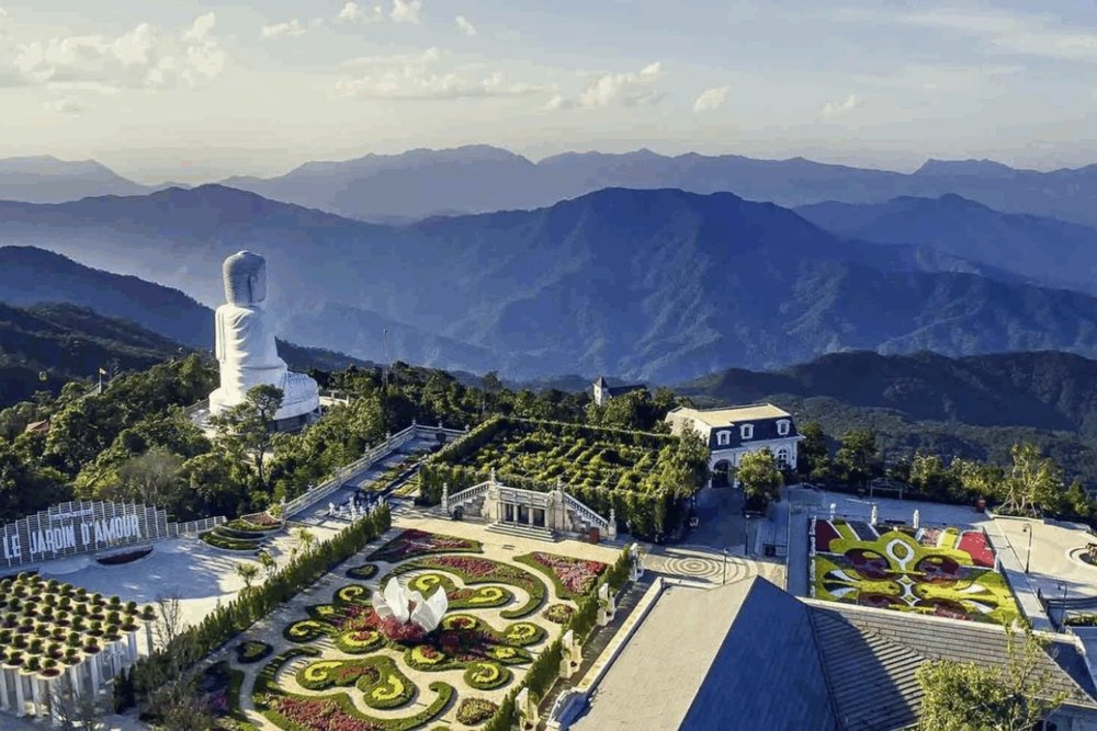 Chùa Linh Ứng Bà Nà (Đà Nẵng) - Địa Điểm Cầu May Trên Mây