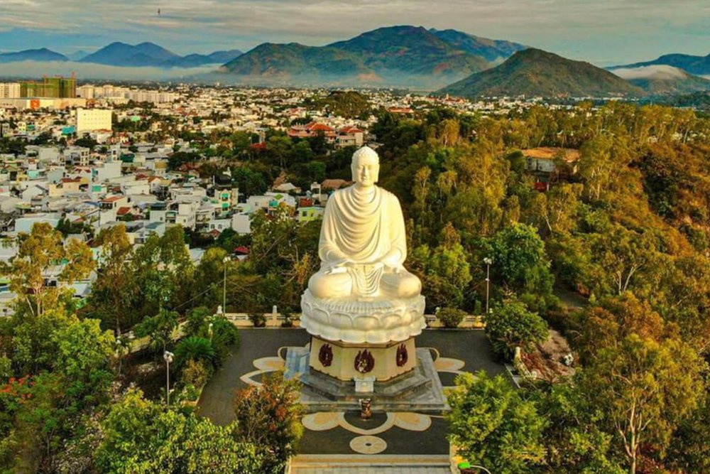 Chùa Long Sơn (Nha Trang) - Xin Bình An, Sức Khỏe & Tâm An Đầu Năm