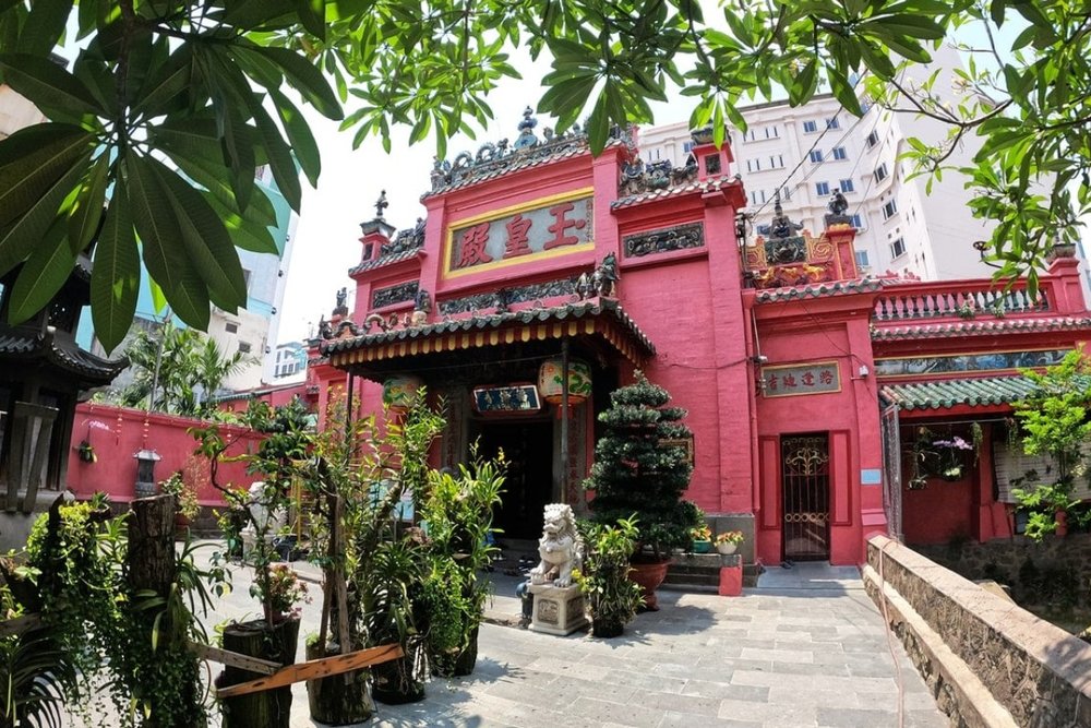 Chùa Ngọc Hoàng (TP.HCM) - Điểm Cầu An Đầu Năm Ngay Trung Tâm