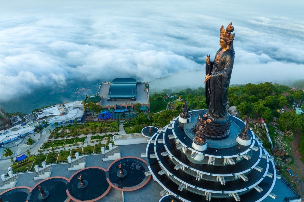 Hành Hương Đến Núi Bà Đen, Tòa Thánh Tây Ninh